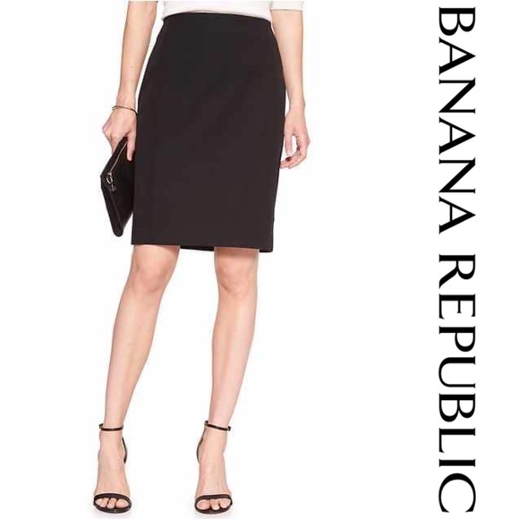 Banana Republic Dresses & Skirts - Banana Republic Classic Suit Skirt - Black